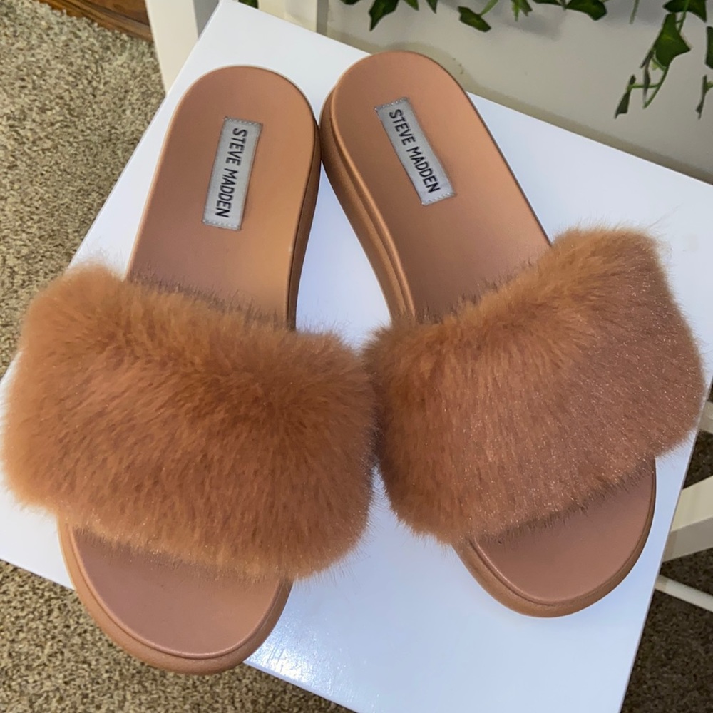 SOLD Steve Madden Tan Fuzzy Slides Size 10